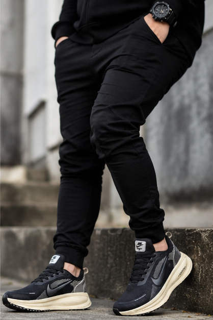 NIKE VOMERO + MEDIAS GRATIS