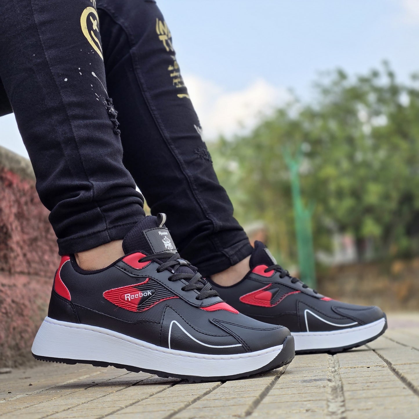 REEBOOK ULTRA + MEDIAS