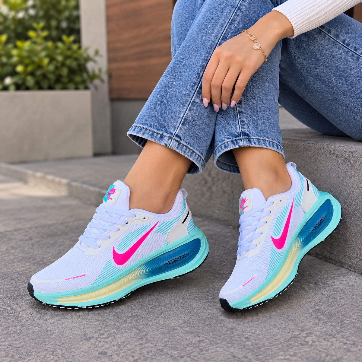 Nike Vomero Dama + MEDIAS GRATIS